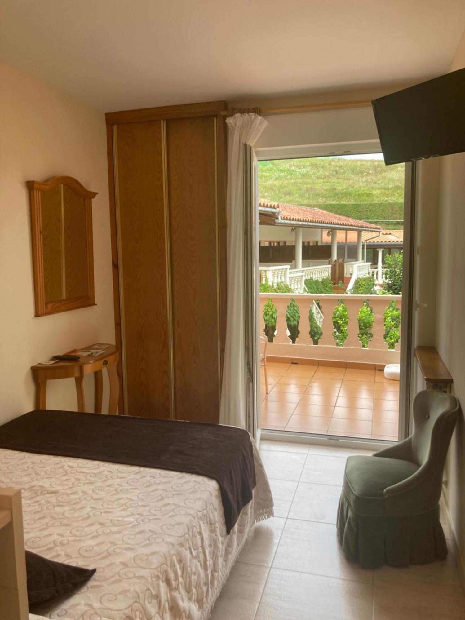 Cóbreces Hotel El Refugio 3 Estrellas מראה חיצוני תמונה